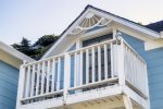 Annie`s Beach House - Guest bedroom veranda